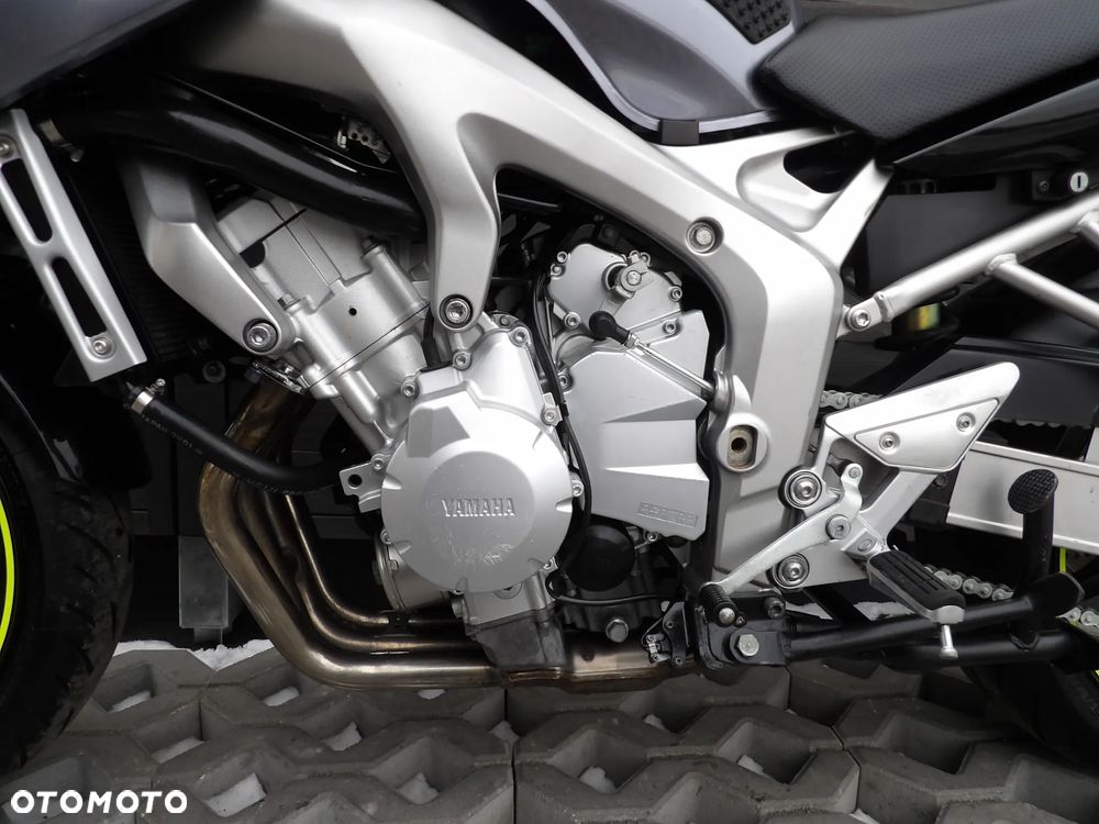 Yamaha FZ6 - 12