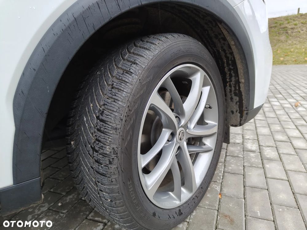 MG EHS PHEV Luxury - 15