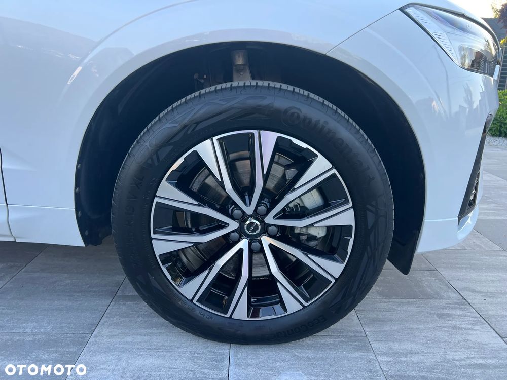 Volvo XC 60 B4 D AWD Plus Dark - 22