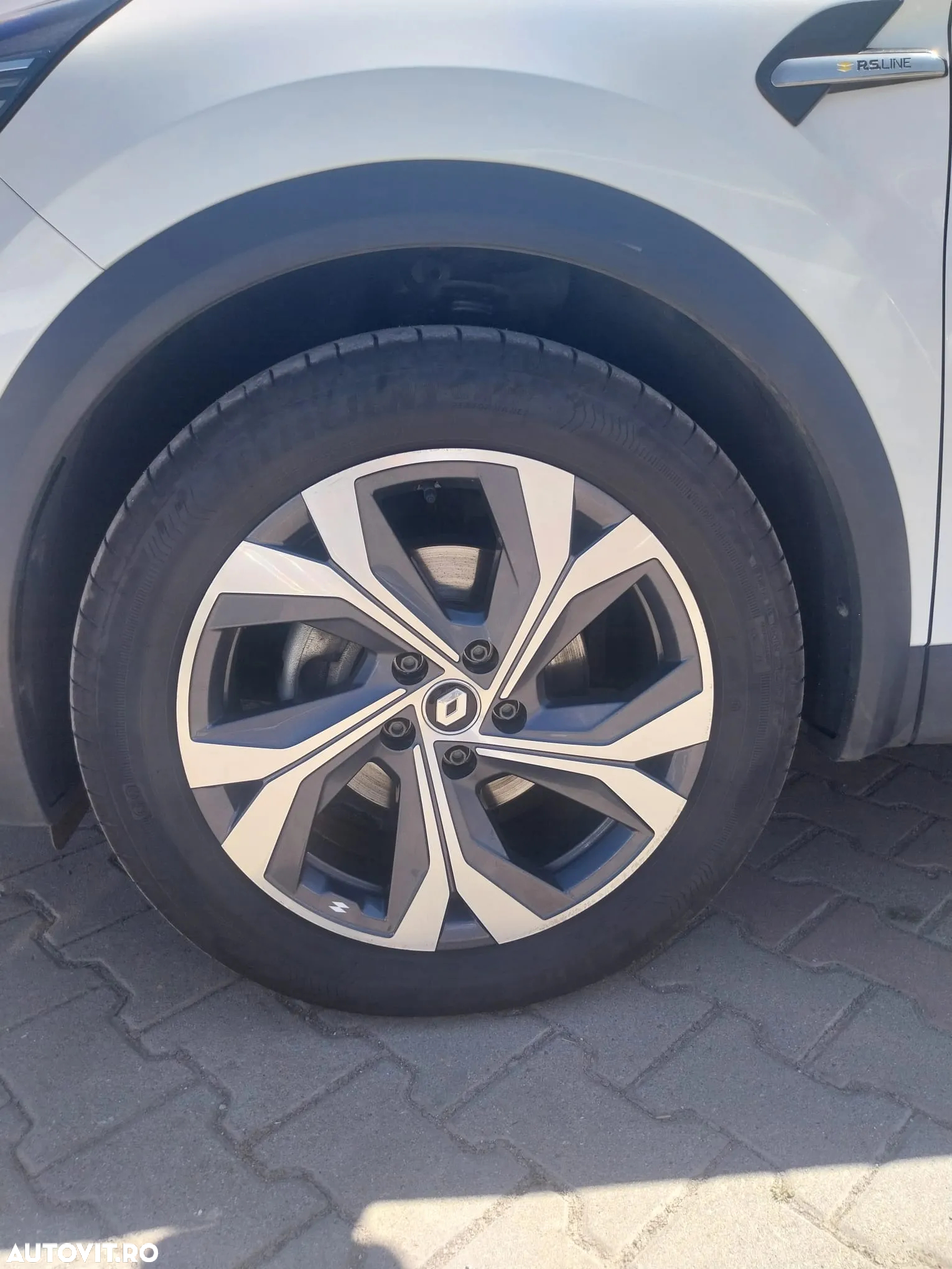 Renault Captur E-TECH PLUG-in 160 R.S. LINE - 5