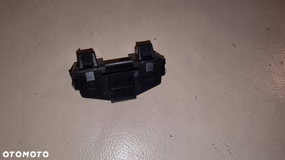 ZAWIAS KLAPKI WLEWU PALIWA BMW 8 E31 850 840 - 3