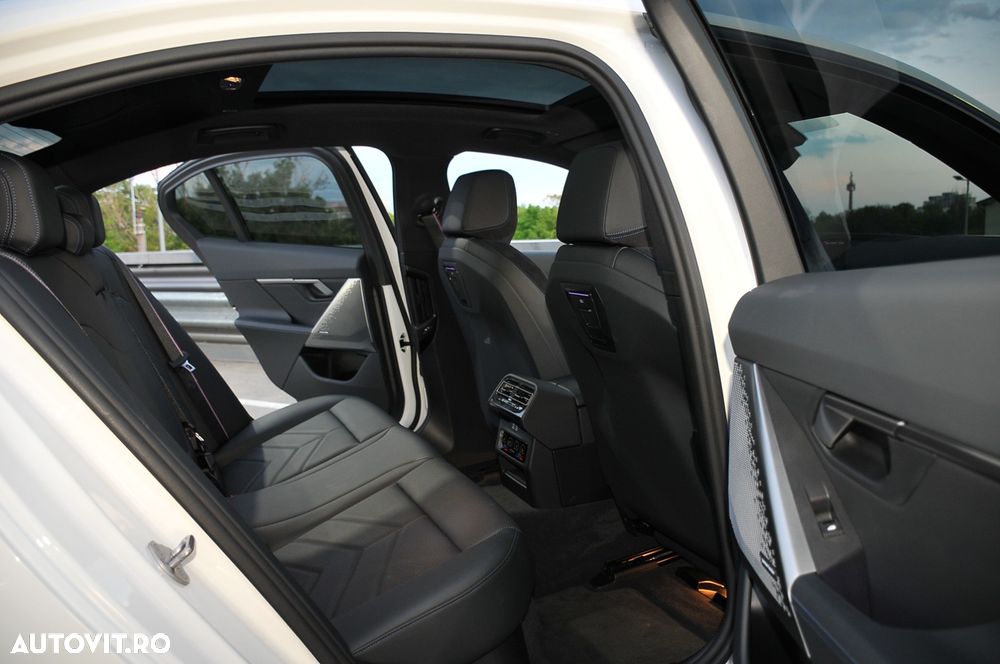 BMW Seria 5 520d xDrive AT MHEV - 10
