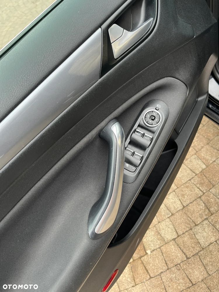 Ford Mondeo SW 2.0 TDCi Ghia - 17
