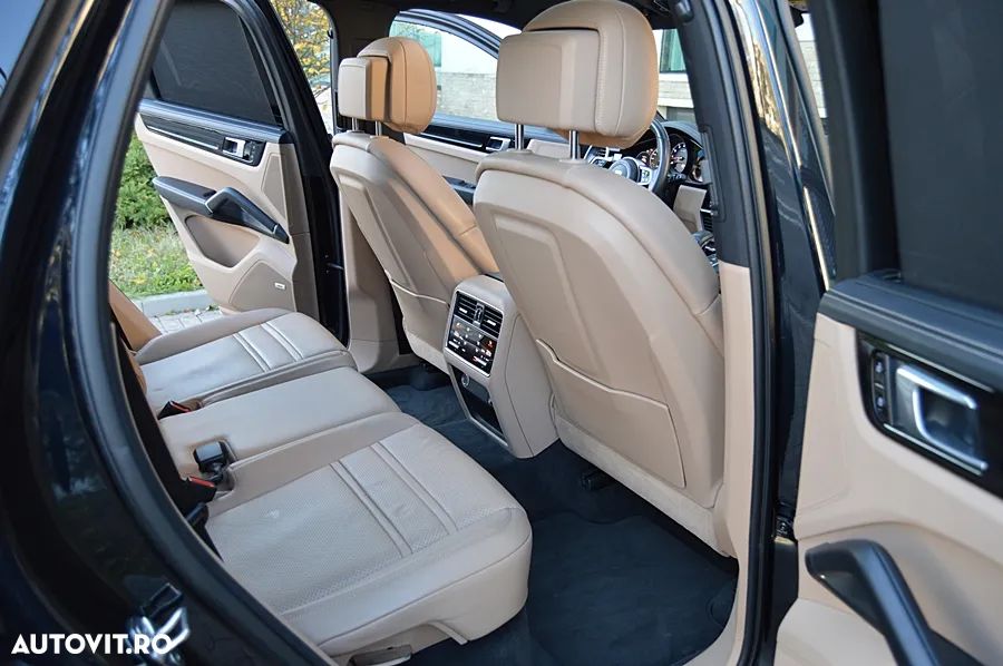 Porsche Cayenne S Tiptronic S Platinum Edition - 16