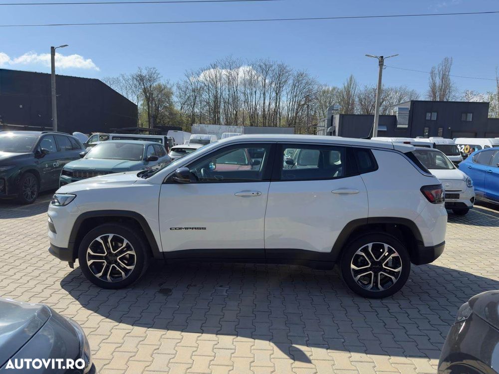 Jeep Compass - 22