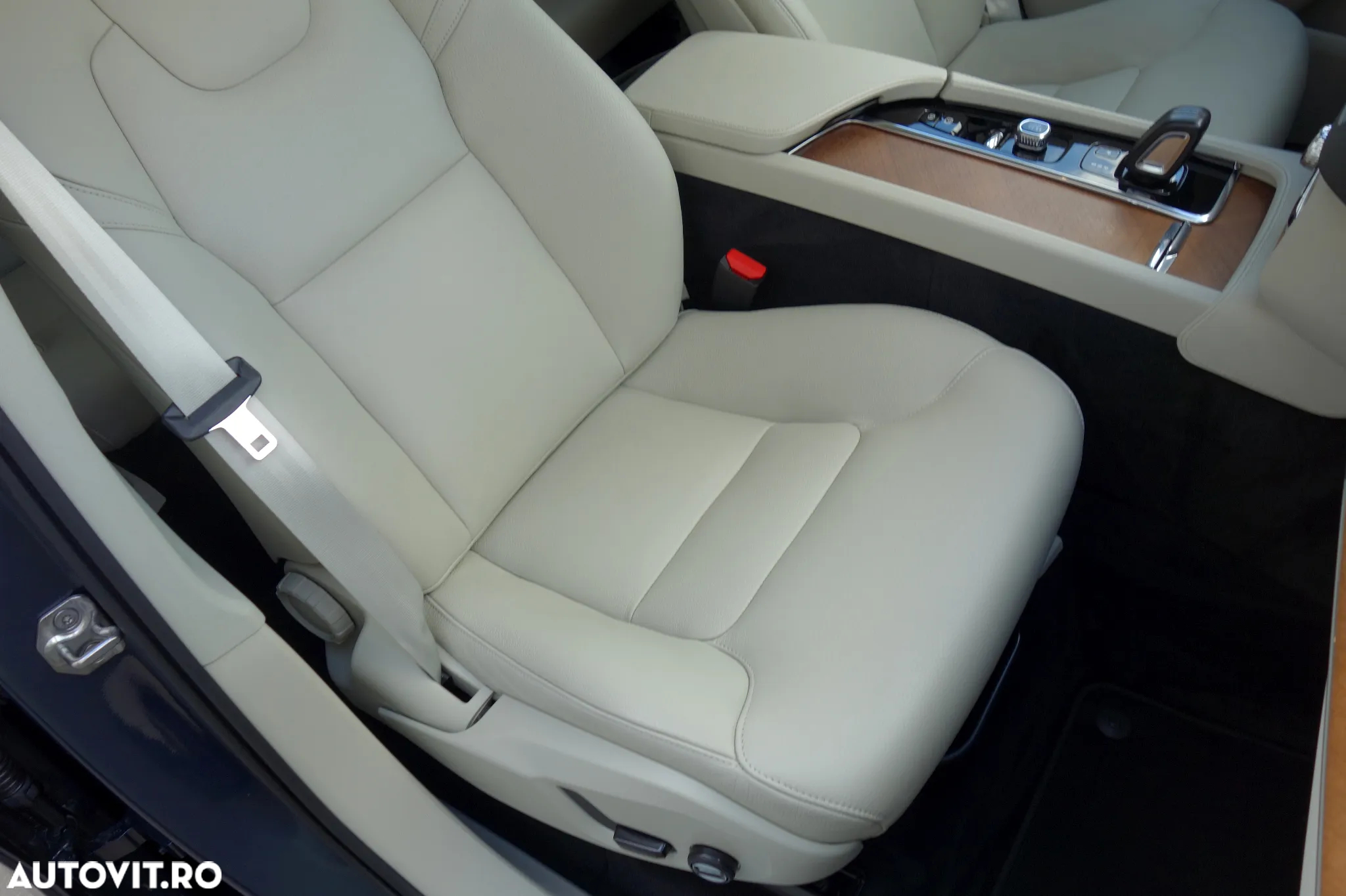 Volvo XC 90 B5 MHEV AWD 5 locuri Momentum - 29