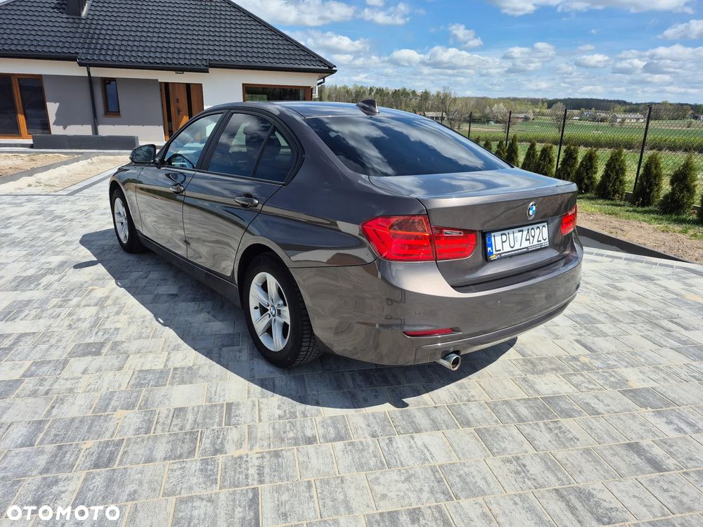 BMW Seria 3 316d - 16