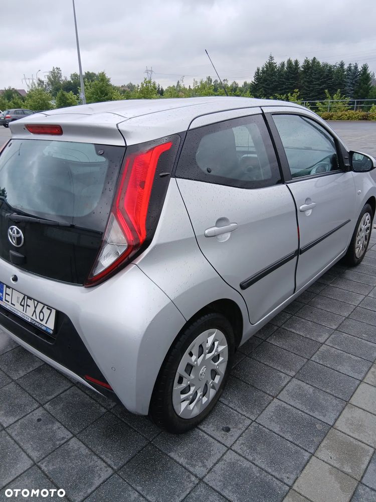 Toyota Aygo x-play - 1