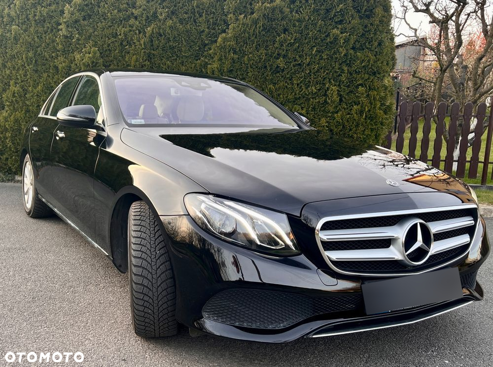 Mercedes-Benz Klasa E 220 d 4-Matic 9G-TRONIC - 13
