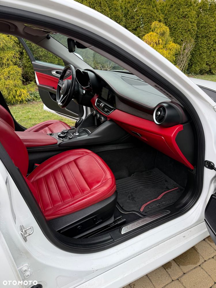 Alfa Romeo Giulia 2.0 Turbo Veloce Q4 - 26