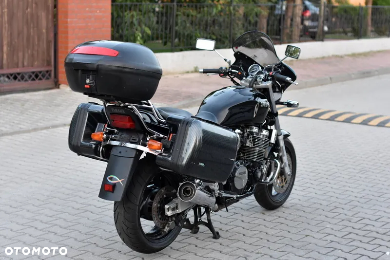 Yamaha XJR - 11