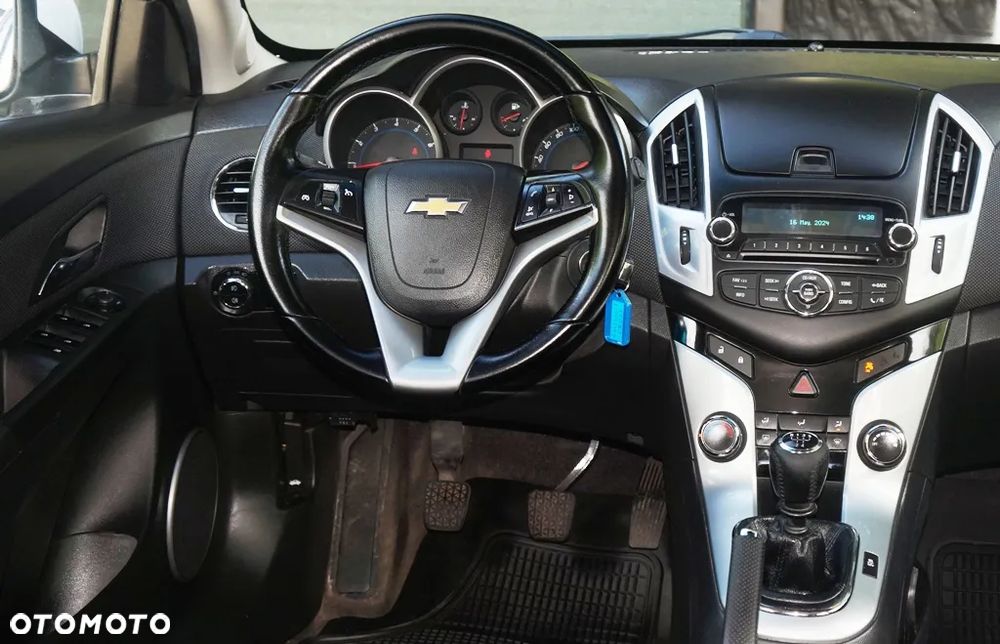 Chevrolet Cruze - 27