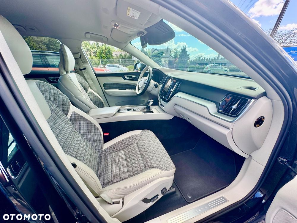 Volvo XC 60 D4 AWD Geartronic Momentum - 19