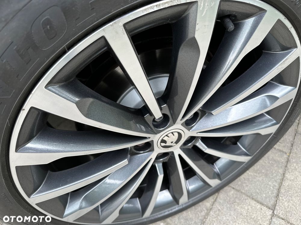 Skoda Superb 2.0 TDI DSG L&K - 26