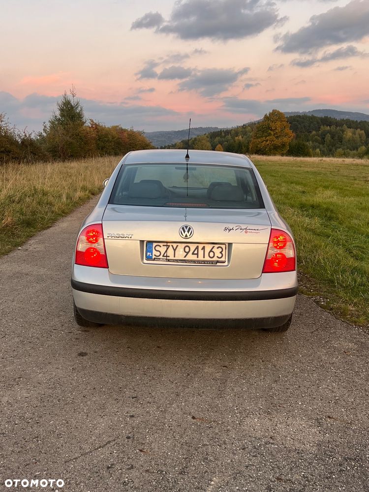 Volkswagen Passat 1.6 Basis - 4