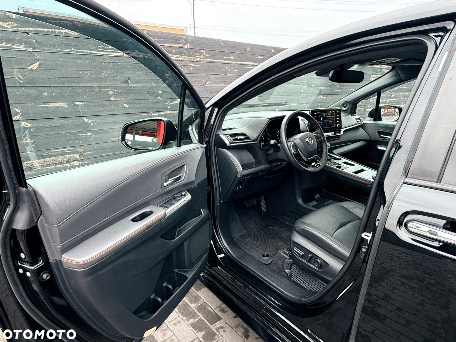 Toyota Sienna - 22