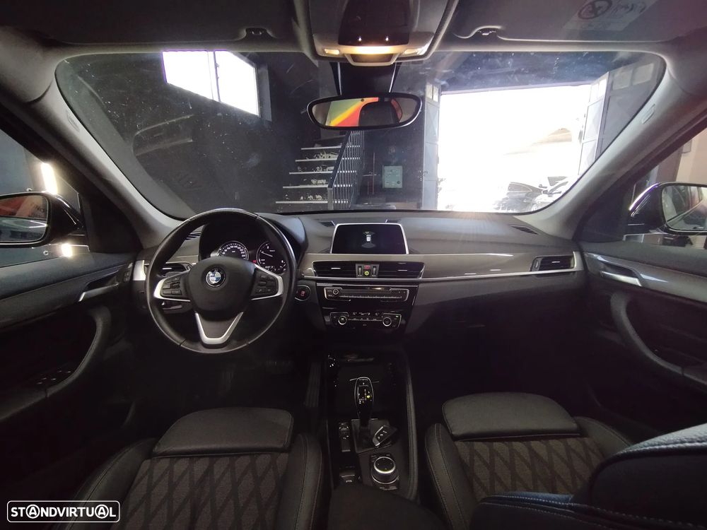 BMW X1 16 d sDrive Auto xLine — fotografia 16