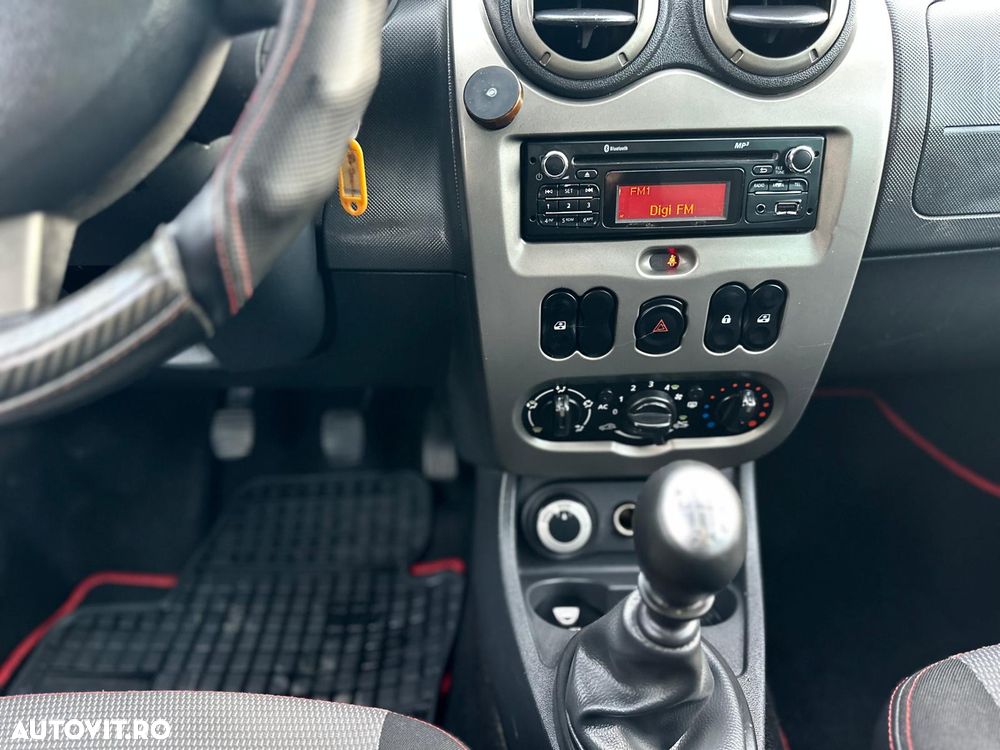 Dacia Duster 1.5 dCi 4x4 Laureate - 11