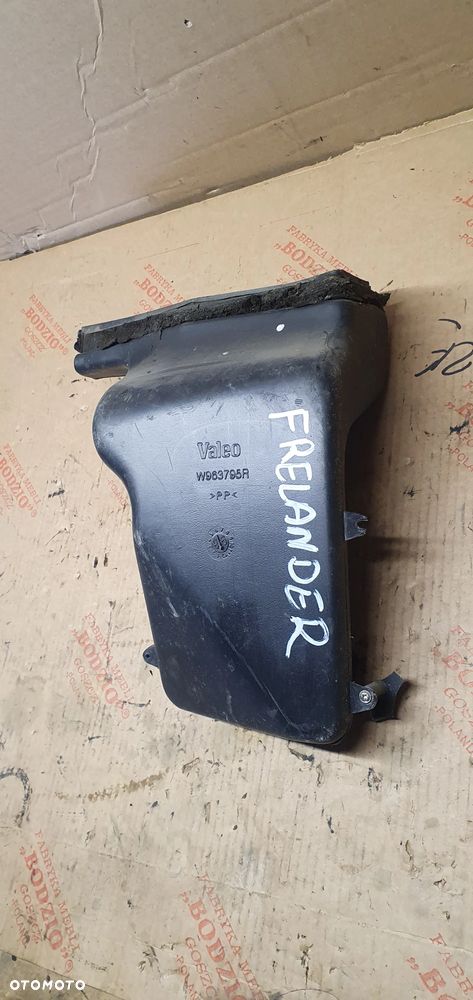 Wlot dolot kanał powietrza Land Rover Freelander W963795R - 2