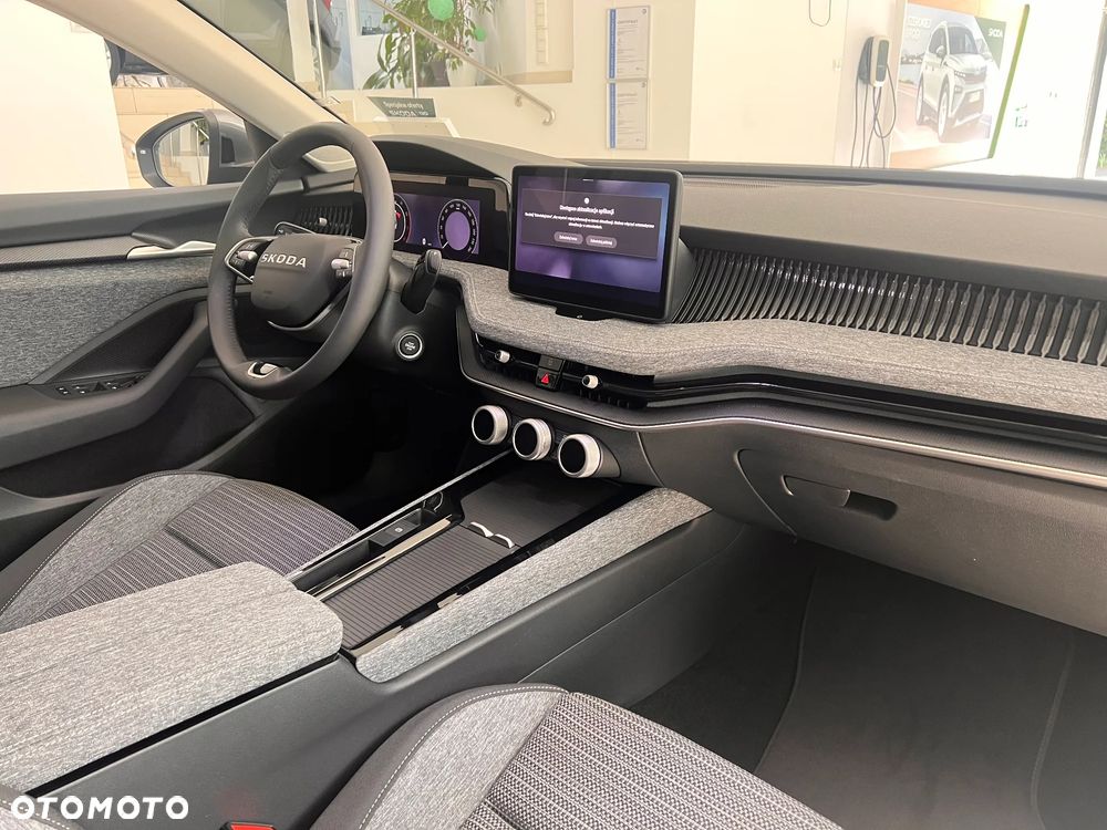 Skoda Superb 1.5 TSI mHEV Drive DSG - 12