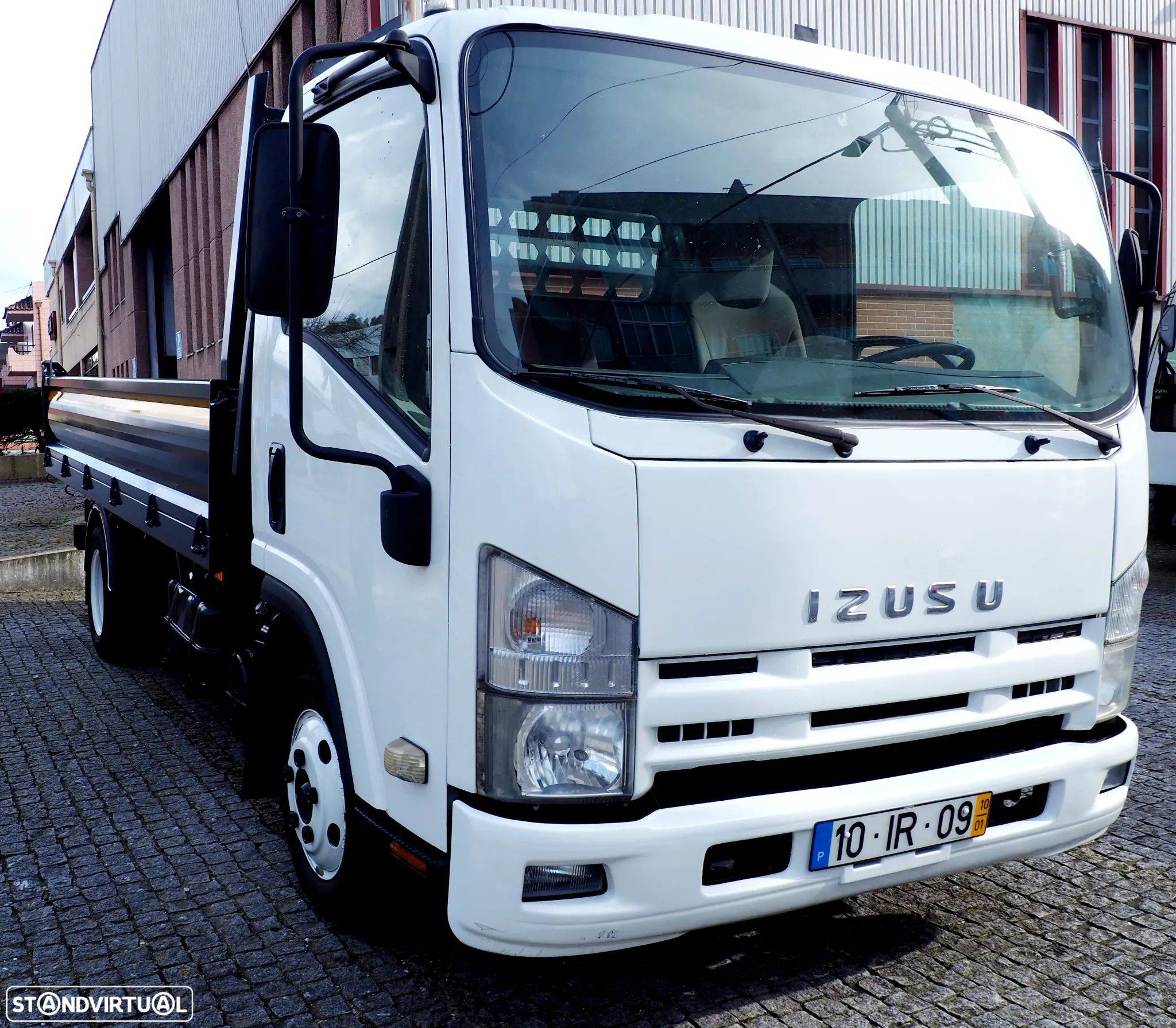 Isuzu NNR - 1