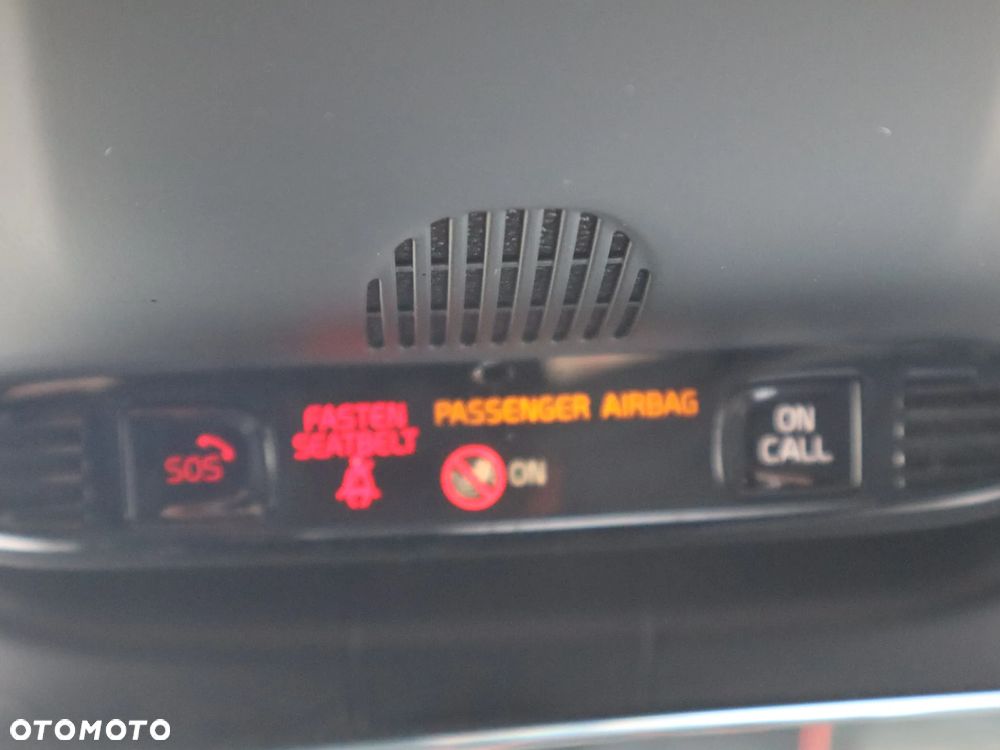 Volvo XC 40 T3 R-Design - 25