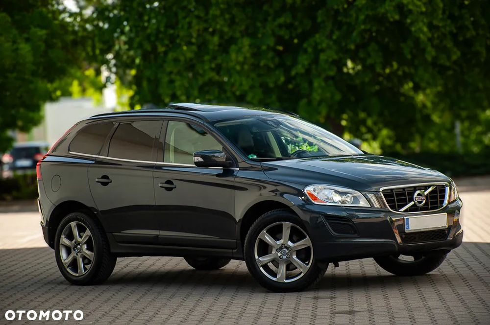 Volvo XC 60 D5 AWD Geartronic Momentum - 17