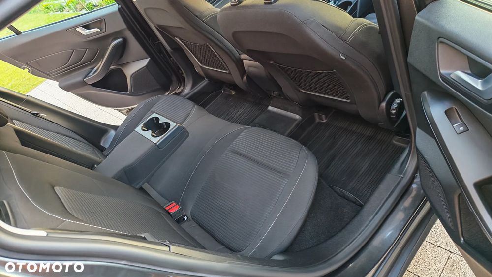 Ford Focus 1.5 EcoBlue Start-Stopp-System TITANIUM - 38