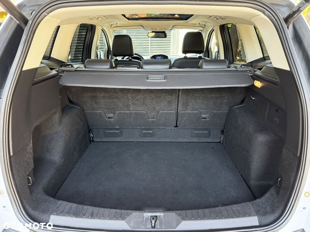 Ford Kuga 2.0 TDCi 4x4 Titanium - 38
