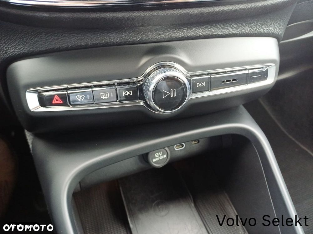 Volvo XC 40 - 26