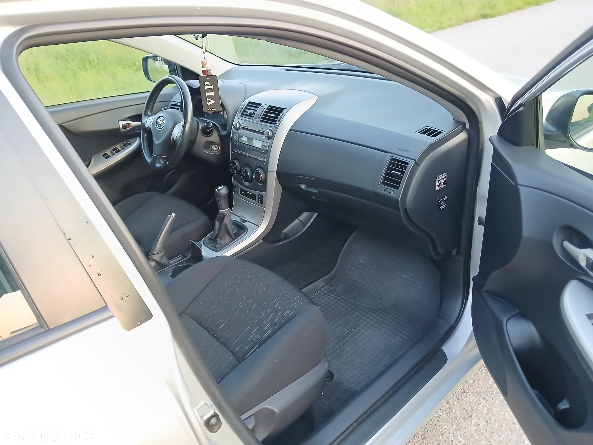 Toyota Corolla - 10
