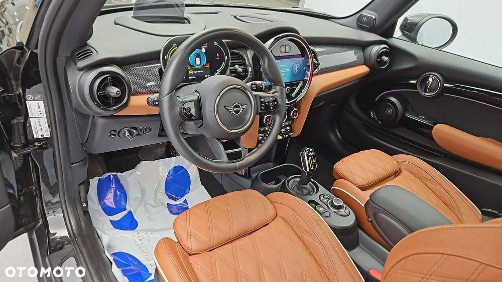 MINI Cooper SE Classic Trim - 9