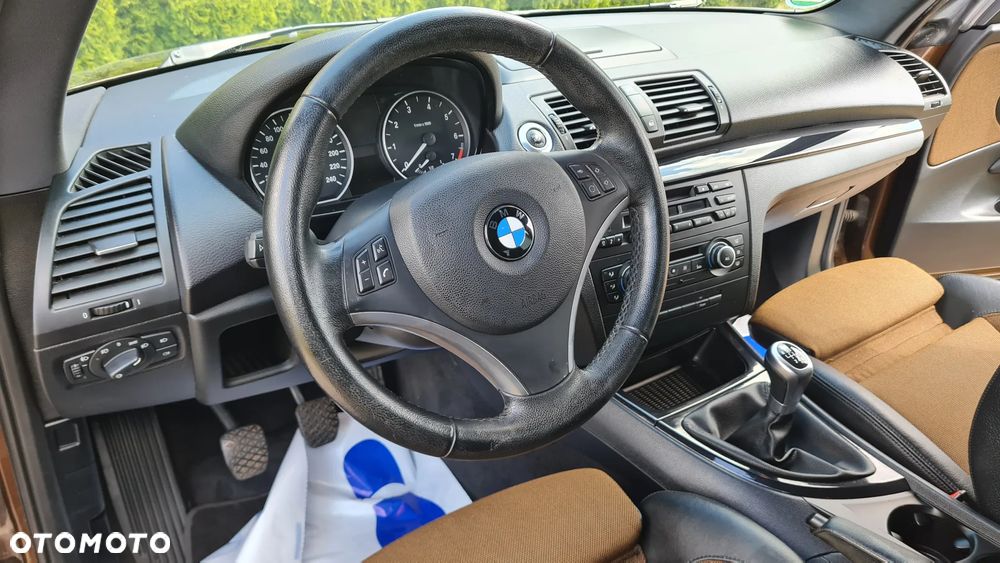 BMW Seria 1 - 24