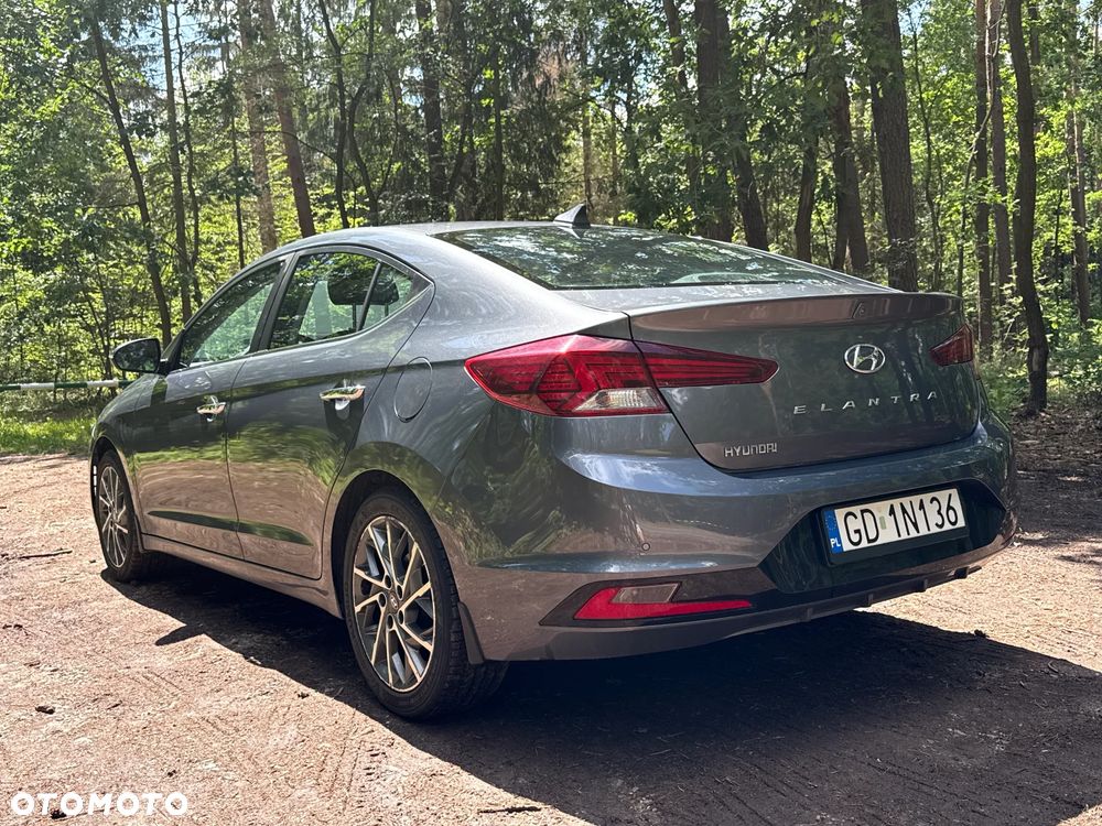Hyundai Elantra 1.6 Style - 14