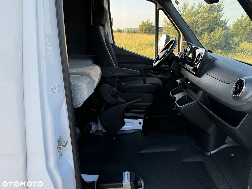 Mercedes-Benz Sprinter - 7