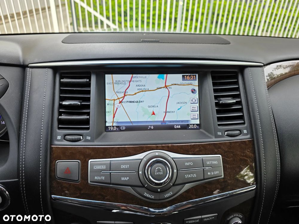 Infiniti QX80 - 11