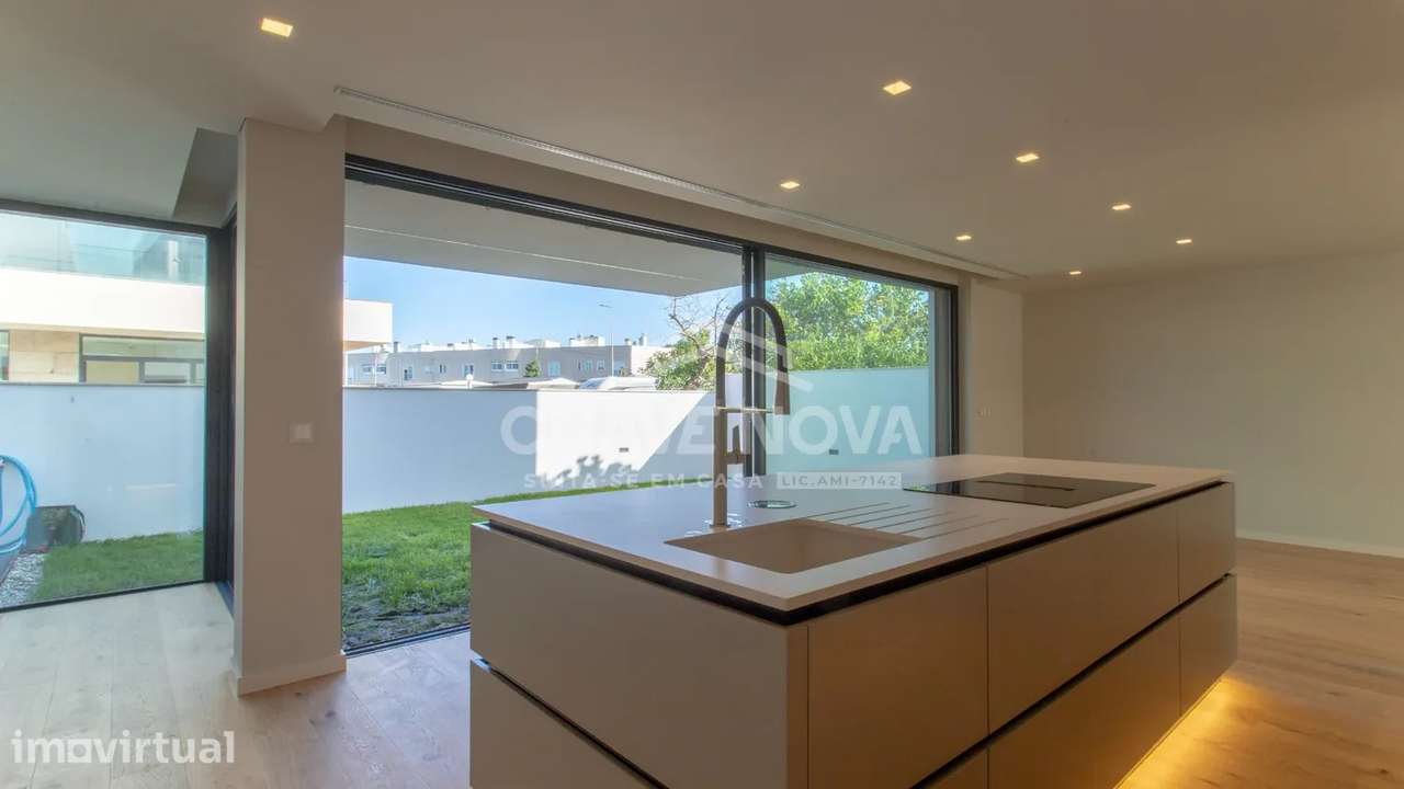 Moradia Geminada V3 Nova em Canidelo a 100m Praias (1ª Linha Mar) - Grande imagem: 2/53