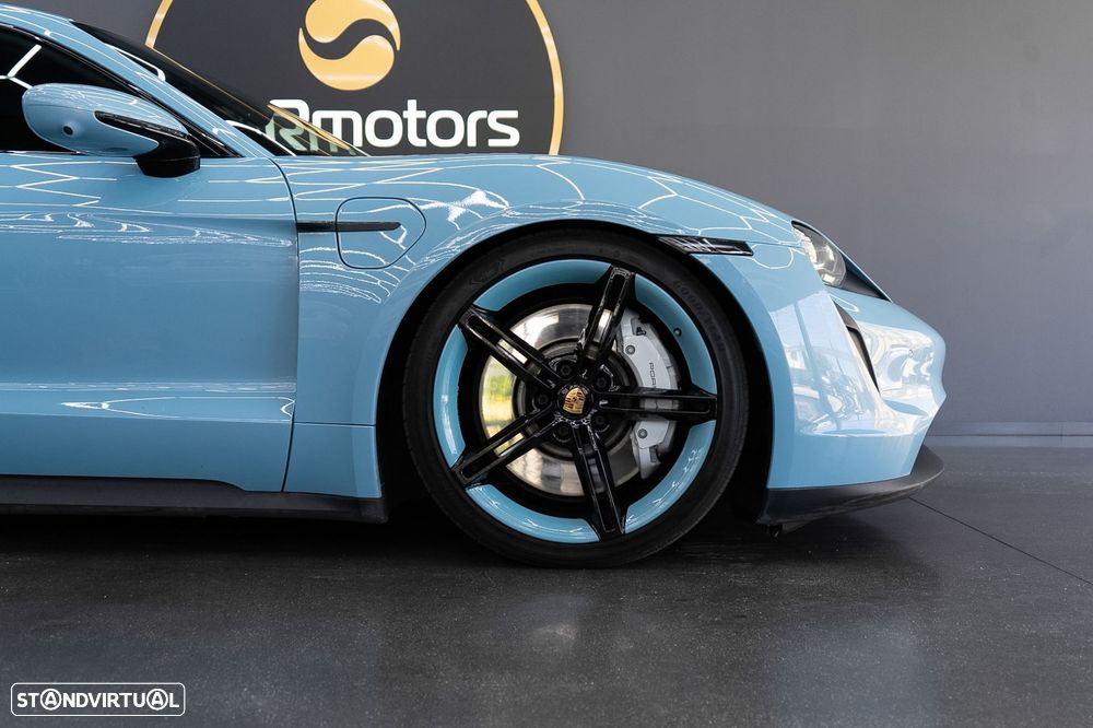Porsche Taycan 4S - 11