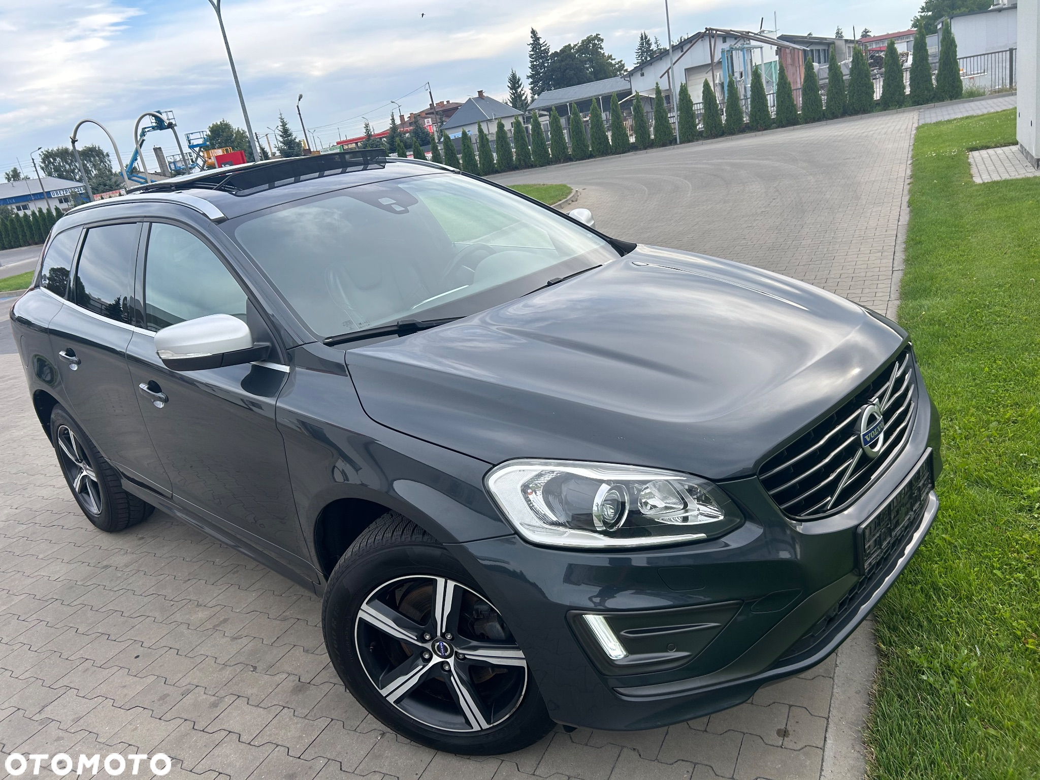 Volvo XC 60 D4 Drive-E R-Design Summum - 2
