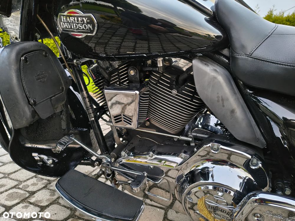 Harley-Davidson FLH Electra Glide - 13