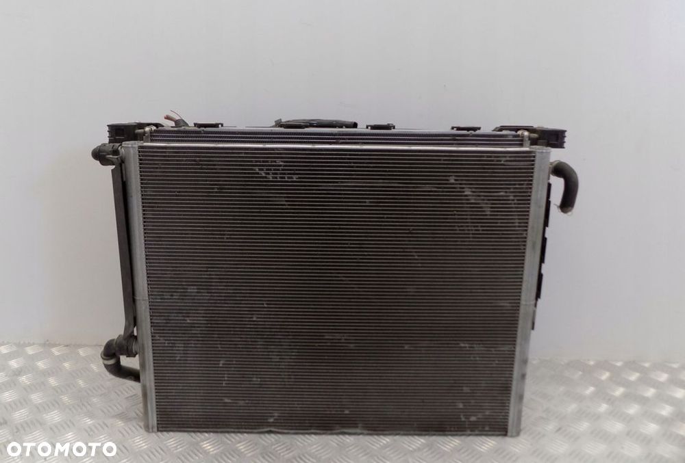 BMW G11 G12 G30 CHŁODNICE Z WENTYLATOREM 8619616 - 2