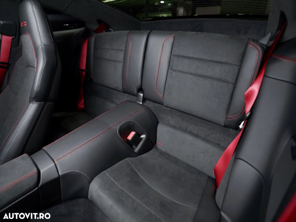 Porsche 911 Carrera 4 GTS PDK - 14