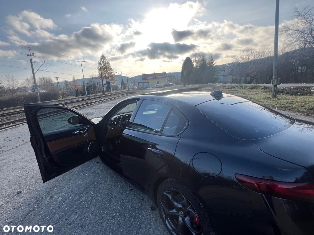 Alfa Romeo Giulia 2.0 Turbo 16V AT8 Veloce Ti - 12