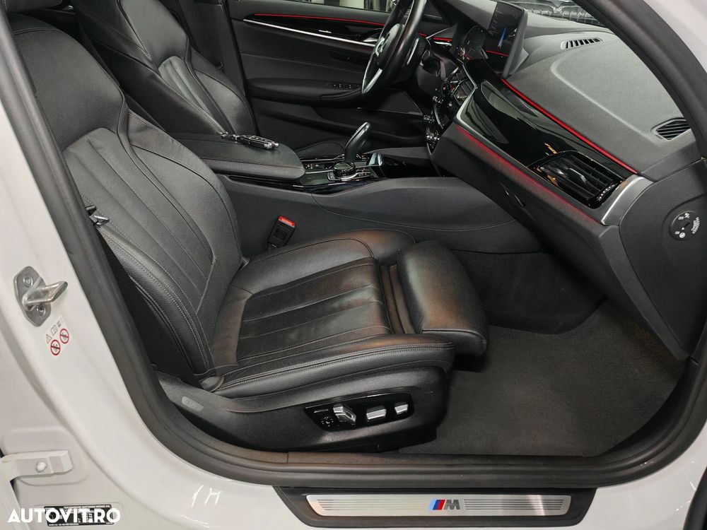 BMW Seria 5 530i AT MHEV - 13