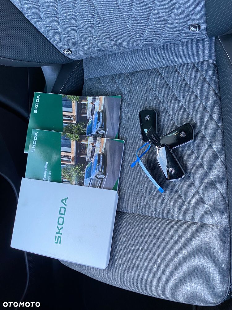 Skoda Octavia 1.5 TSI mHEV DSG Sportline - 28