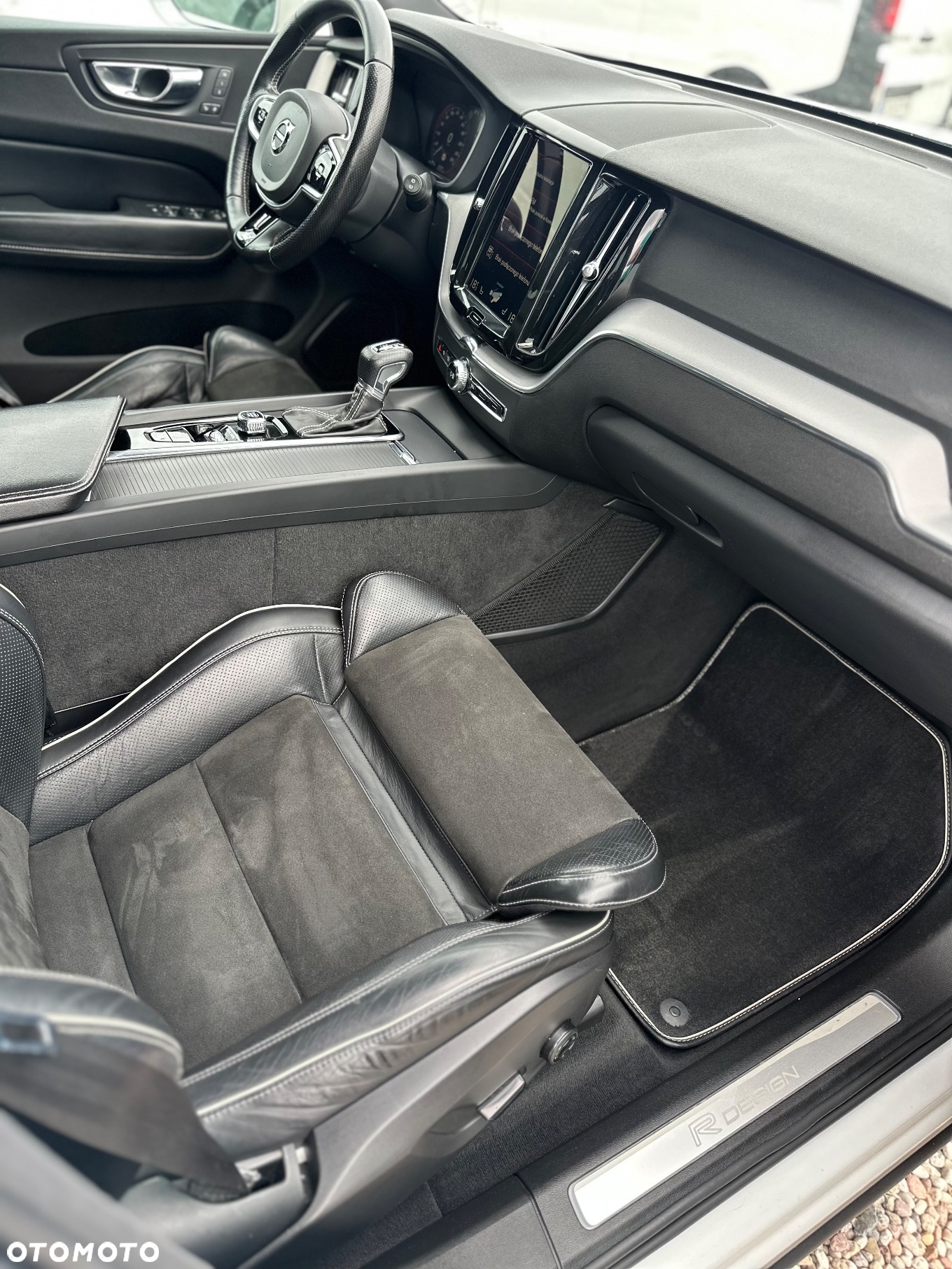 Volvo XC 60 D4 SCR AWD R-Design - 7