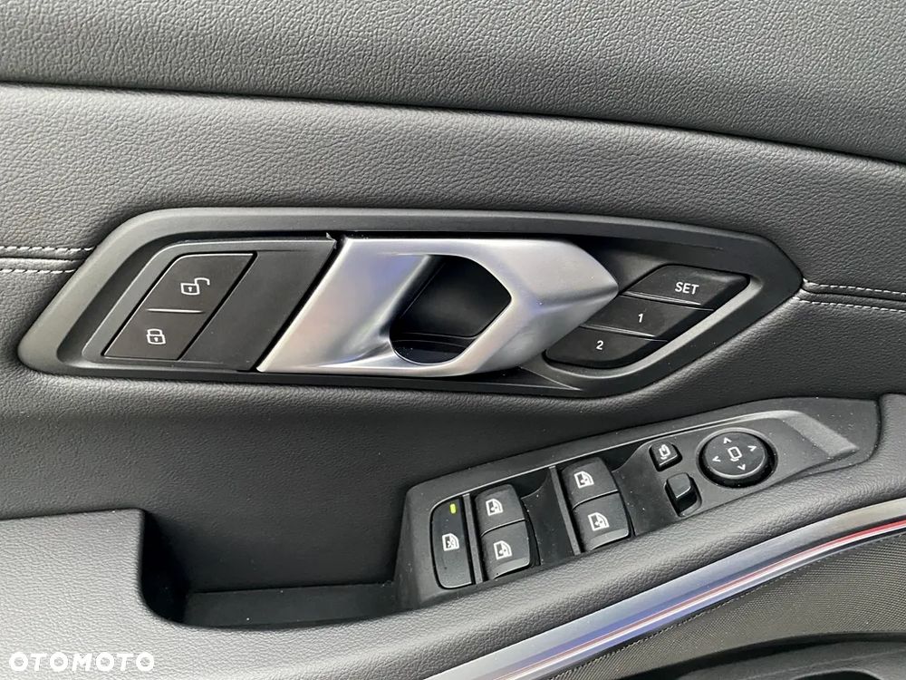 BMW Seria 3 M340d xDrive - 38