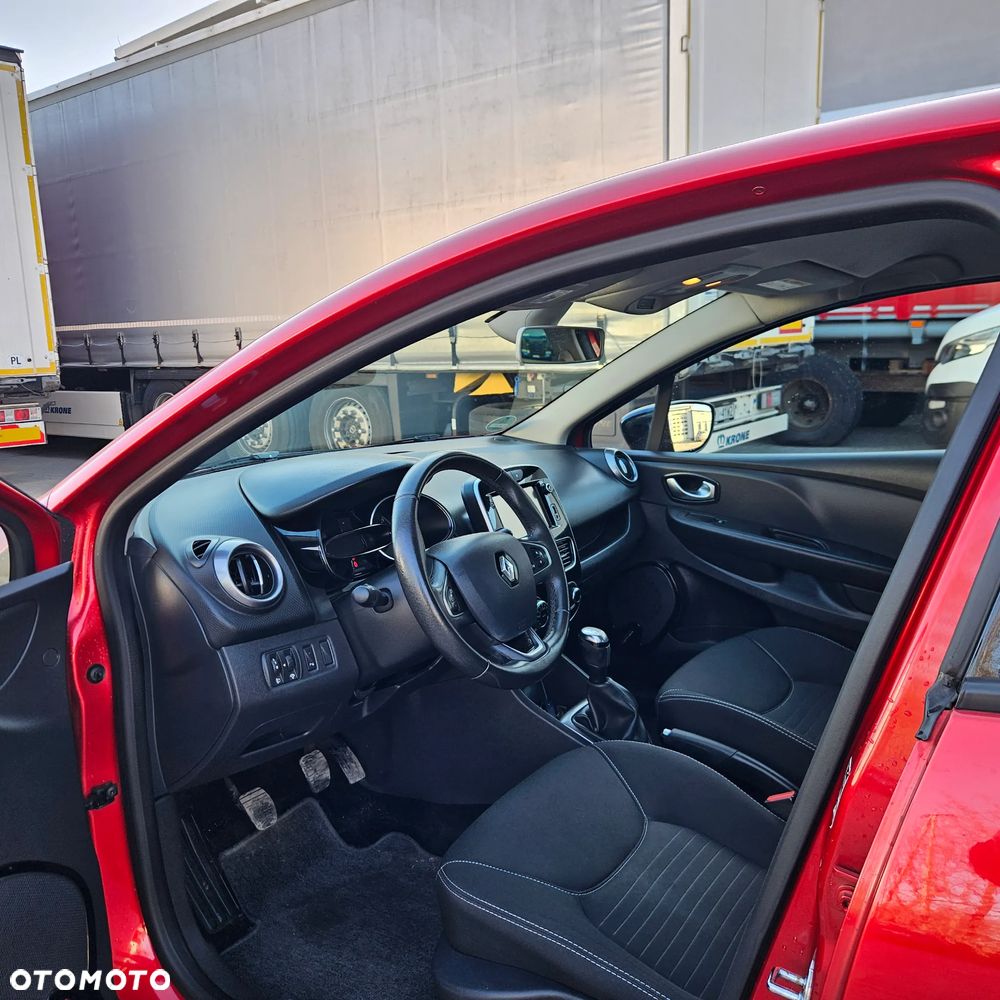 Renault Clio 1.2 16V 75 LIMITED - 10