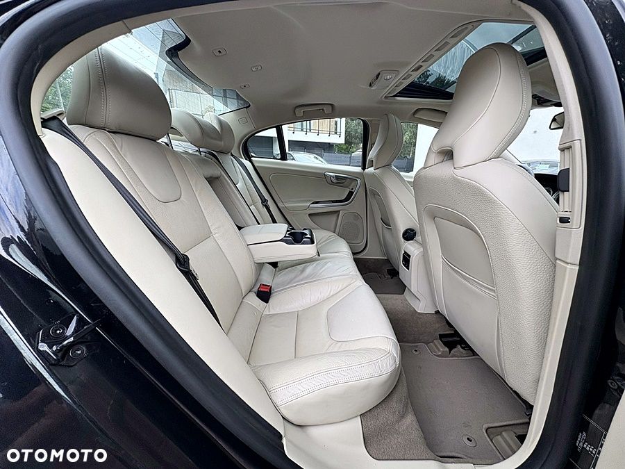 Volvo S60 D3 Summum - 19