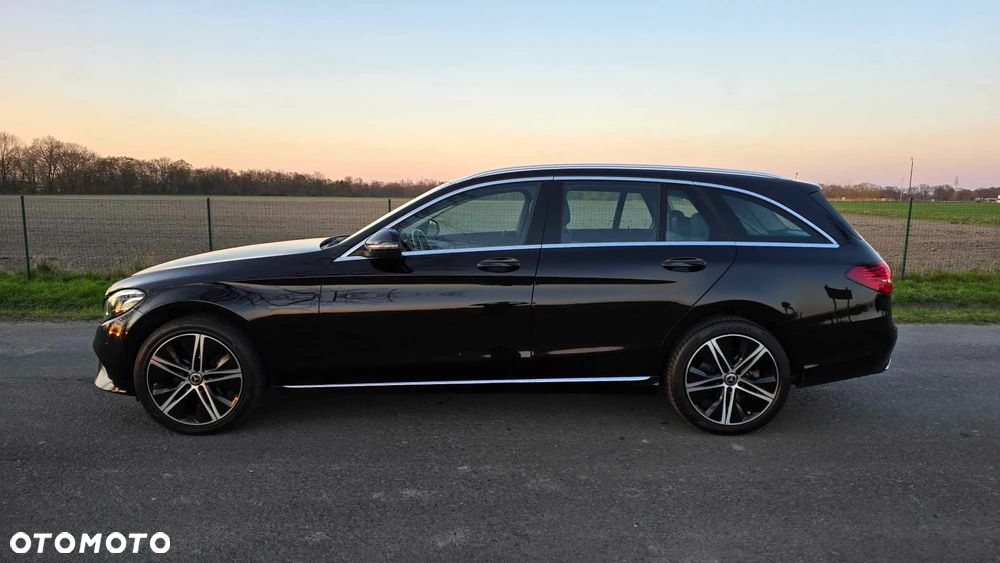 Mercedes-Benz Klasa C 220 d 4Matic T 9G-TRONIC Avantgarde - 8